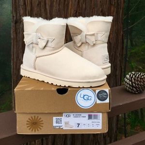 UGG Jackee Swarovski Bow Bling